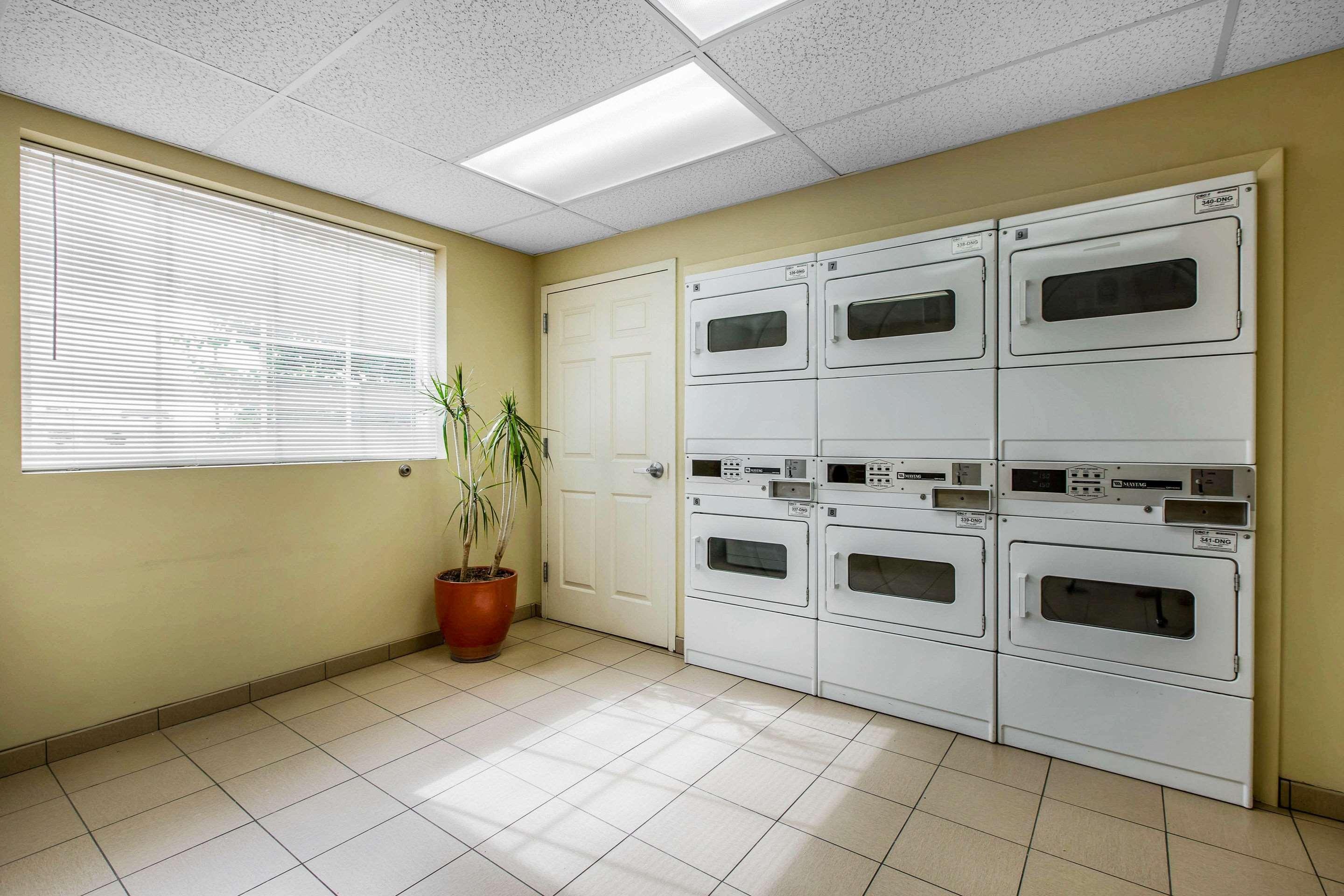 Suburban Studios Near Camp Lejeune Jacksonville Buitenkant foto